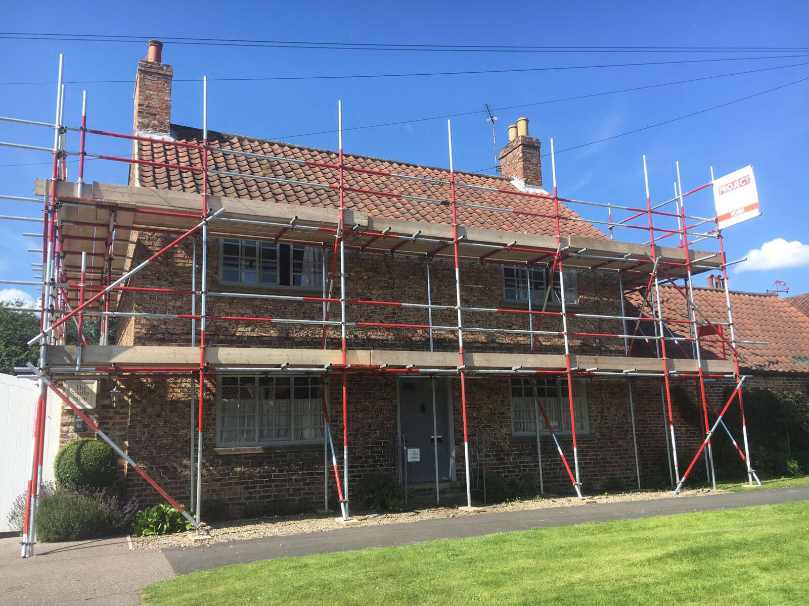 Project Scaffolding - Commercial, domestic & new build scaffolding